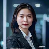 久久爱平台安全合规负责人张静怡，女性，严谨职业形象，法律合规办公室背景，网络安全与隐私保护专家